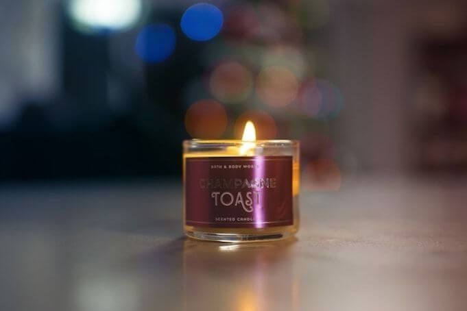 christmas-gifts-for-employees-aromatic-candles