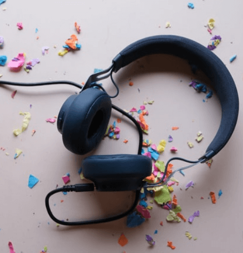 secret-santa-gift-ideas-for-coworkers-headphones